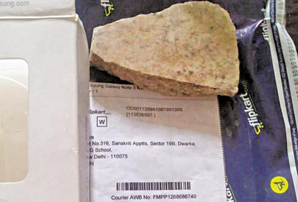 Flipkart delivers stones instead of smart phone